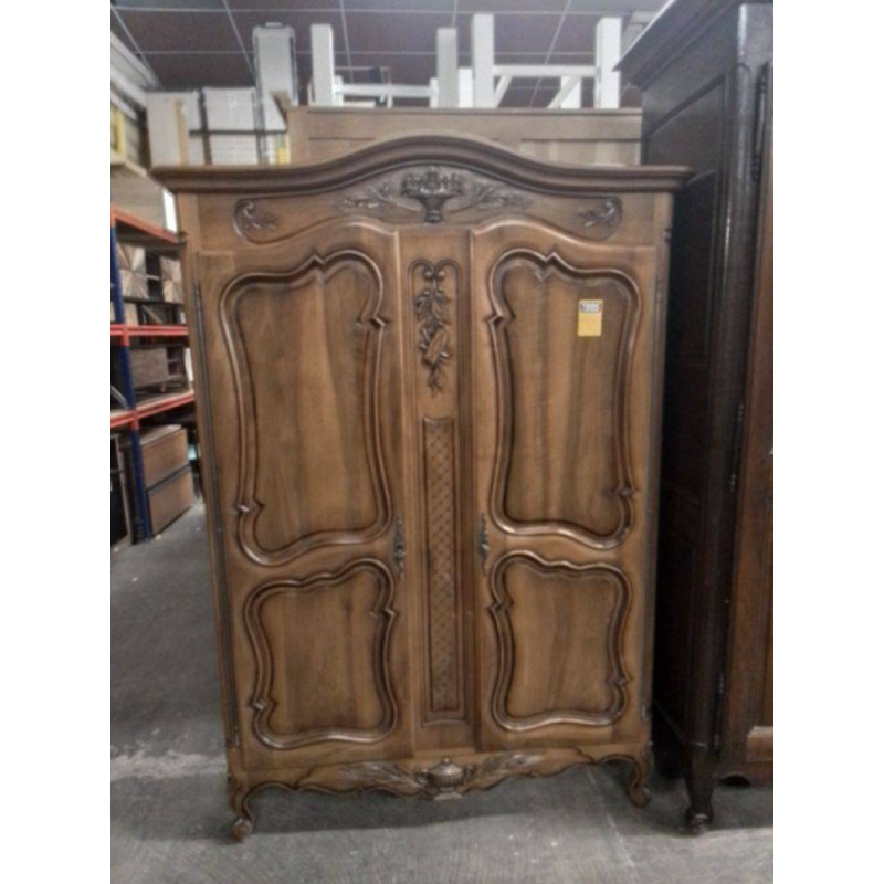 ARMOIRE STYLE LOUIS XV 