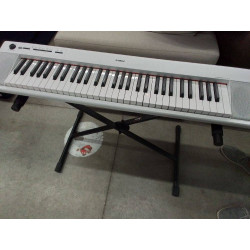 SYNTHÉTISEUR YAMAHA + PIED 