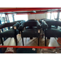 CHAISE LIVELIA PASCAL...