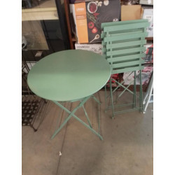 TABLE AVEC 2 CHAISES 