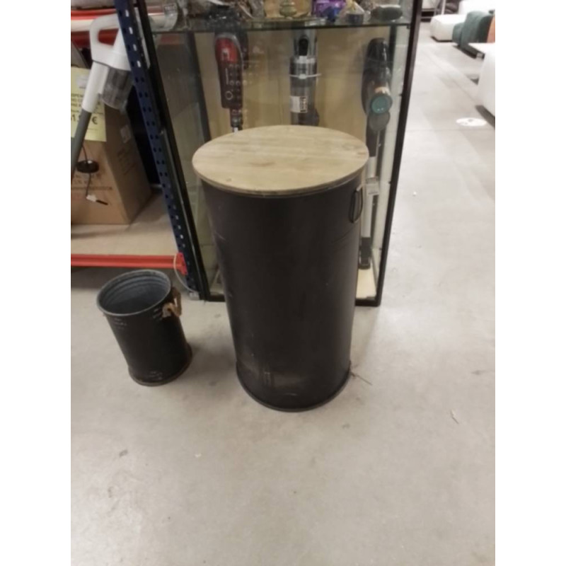 MANGE DEBOUT TONNEAU