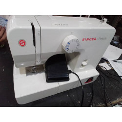 MACHINE A COUDRE SINGER 