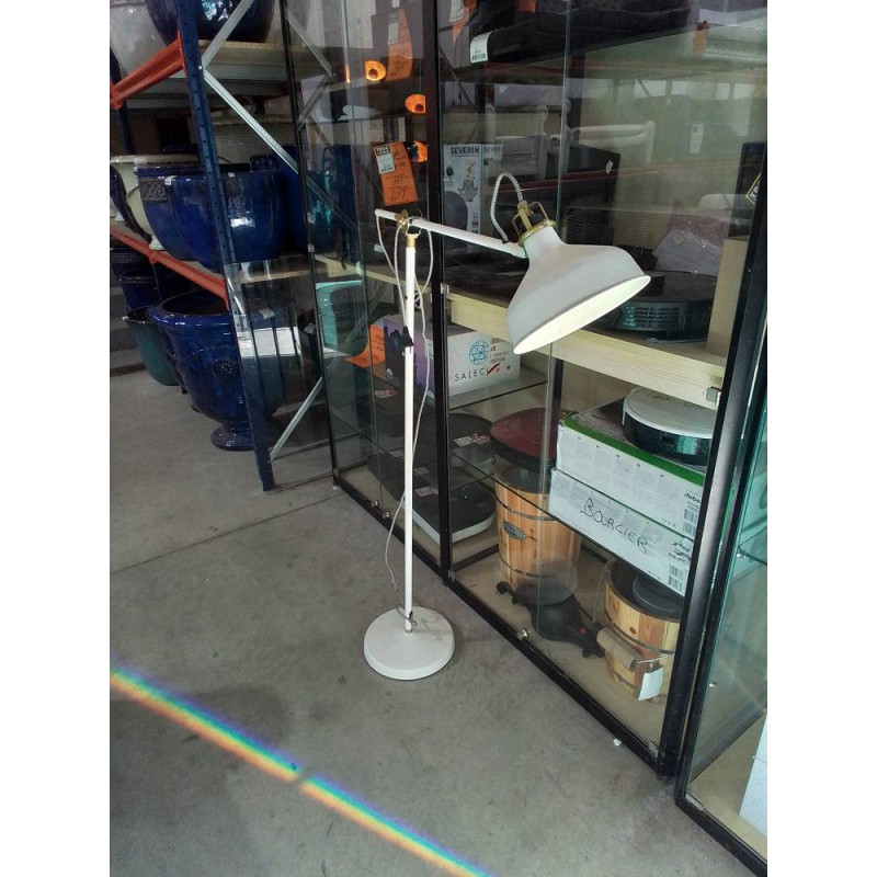 LAMPE SUR PIED 