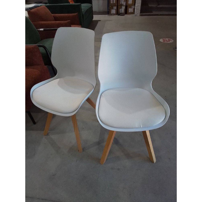 LOT DE 2 CHAISES 