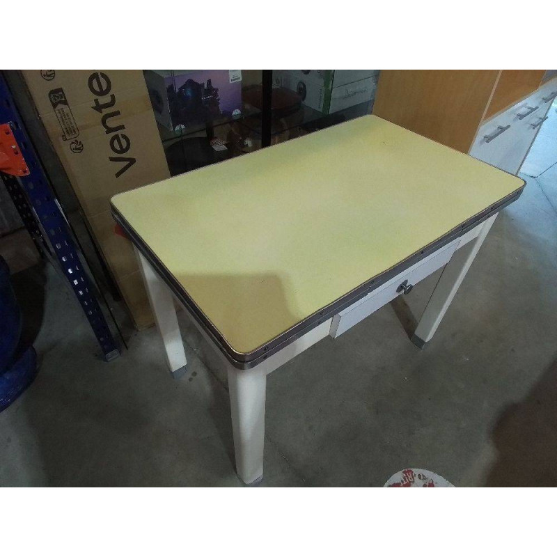 TABLE STYLE FORMICA 