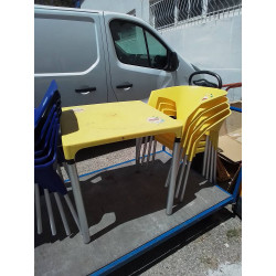 LOT TABLE ET CHAISES BAR