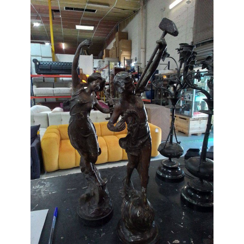 2 STATUETTES REGULE EN L’ÉTAT 