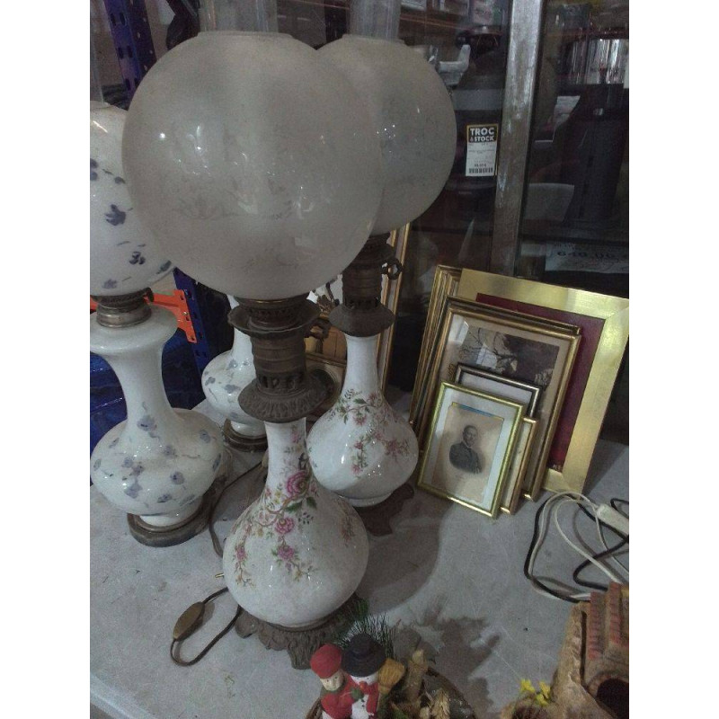 PAIRE DE LAMPES À PÉTROLE 