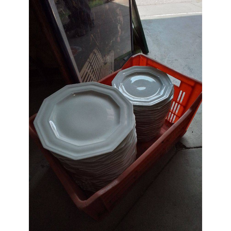 LOT ASSIETTES 