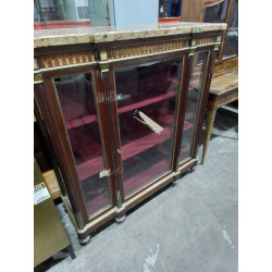 VITRINE MARBRE EN L\'ÉTAT 